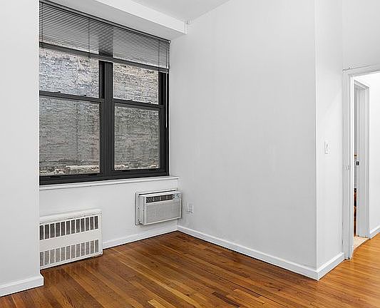 5th image of 250 W 103rd St APT 1E