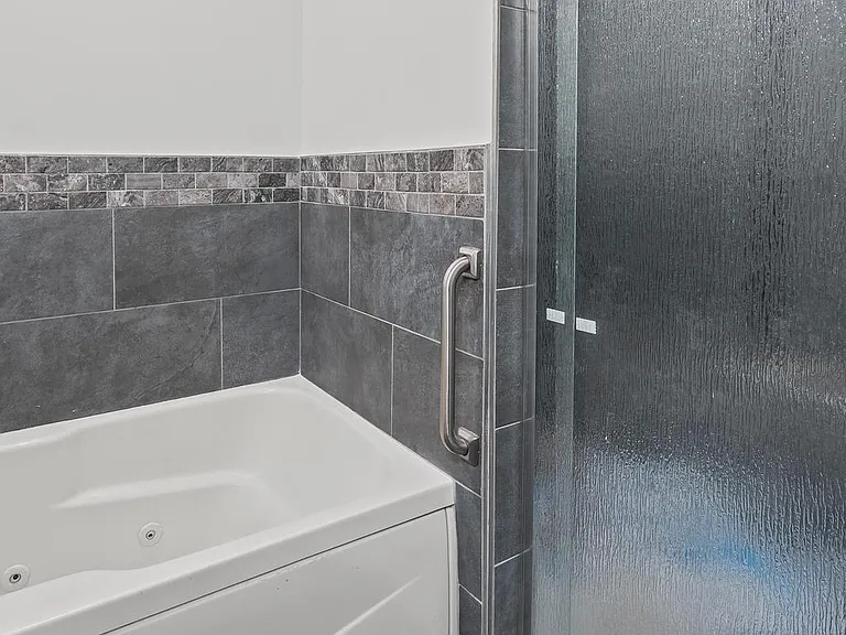 414 Water St #2903 — Photo 25