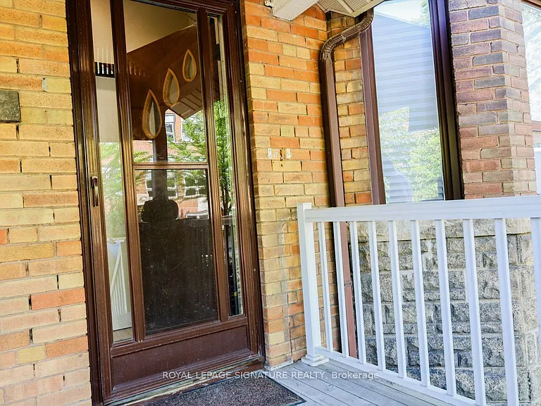 111 Northcliffe Blvd #ALL INCLUSIVE UPPER — Photo 19