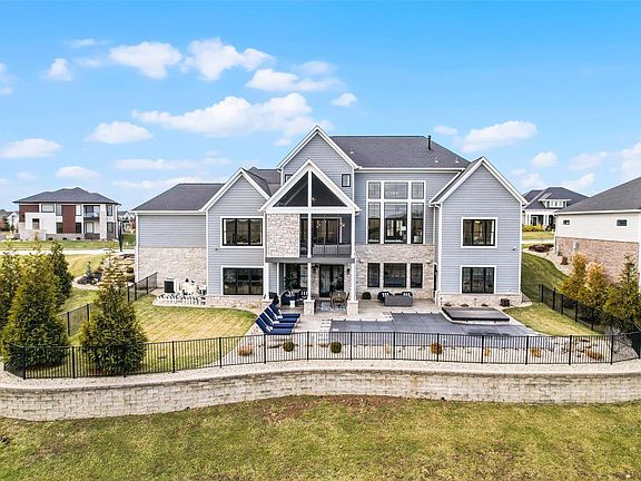 4th image of 3410 Gray Oak Dr