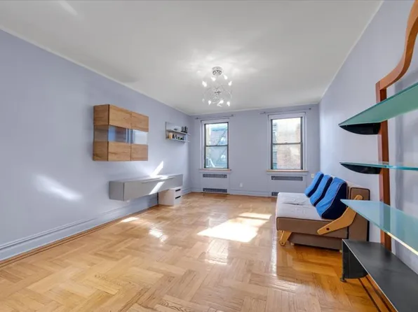 1150 Brighton Beach Avenue image 2 of 12