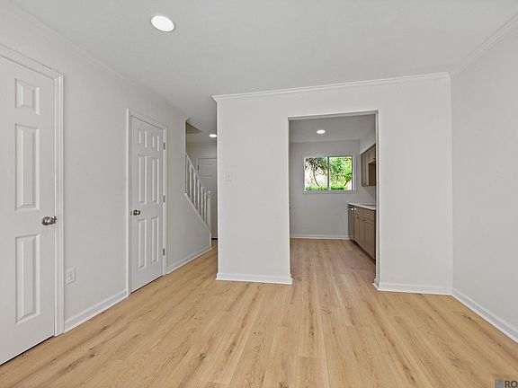 5th image of 914 W Tony St #11D