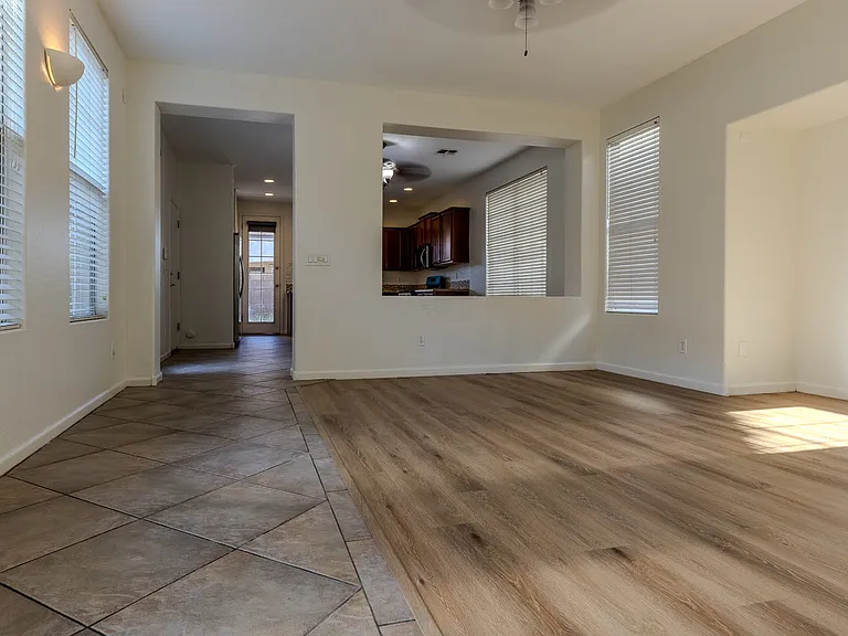 2051 E Carla Vista Dr — Photo 14