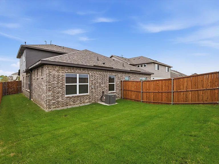 186 Balboa Ln — Photo 21