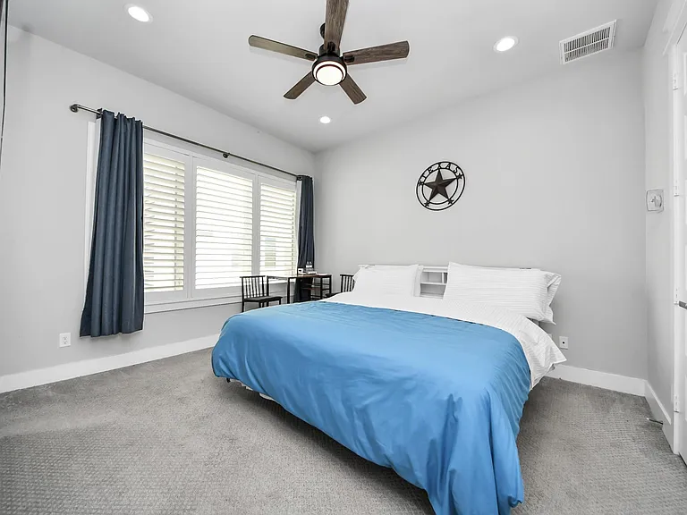 2116 Naomi St #C — Photo 22