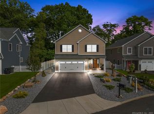 9 Marceline Ln, Milford, CT 06460