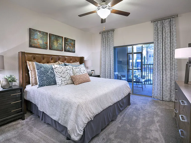 Drake MidTown — Photo 3