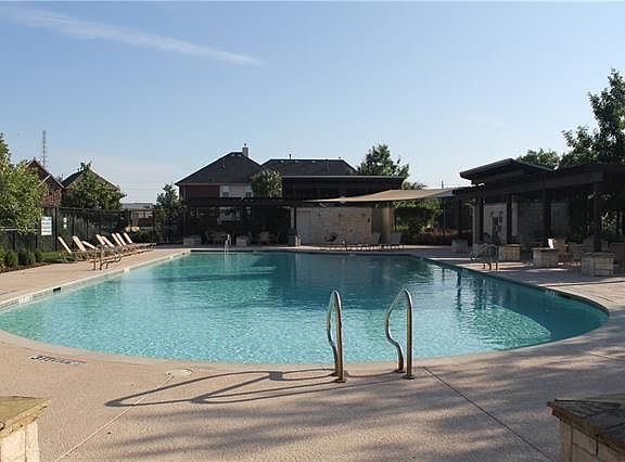 2nd image of 2443 Sunderland Ln