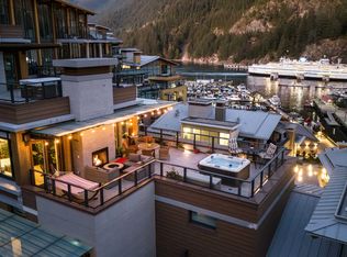6687 Nelson Ave #703, West Vancouver, BC V7W2B2