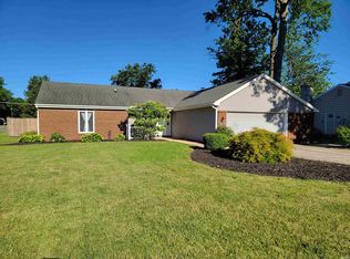 2207 Skyhawk Dr, Fort Wayne, IN 46815