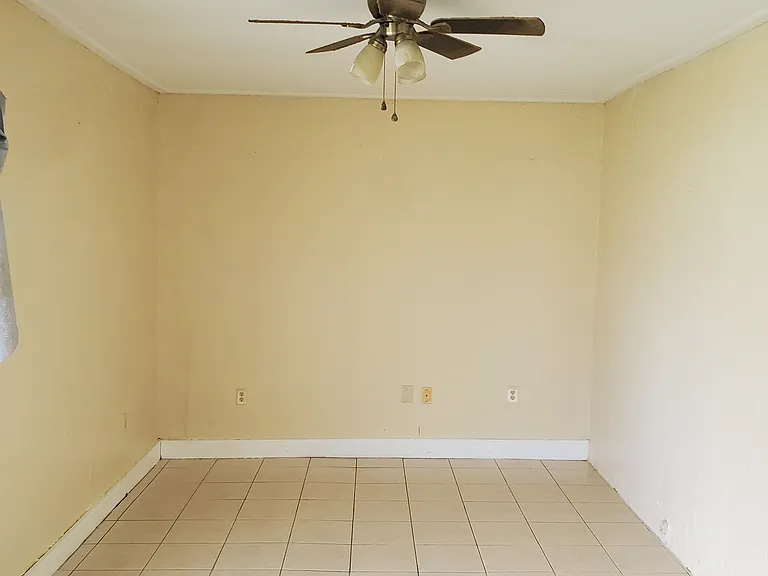 735 Toulon Dr — Photo 5