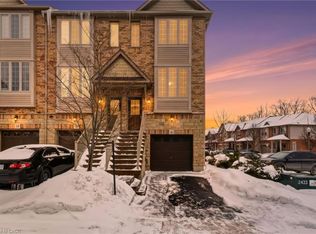 6 Chapman Ln, Hamilton, ON L9G 0A5