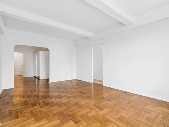 500 Grand Street C12A image 3 of 9