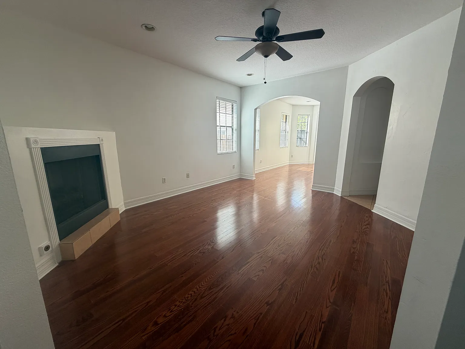 3 bed, 2.5 bath, 2200 sqft, $3,800 — Photo 1