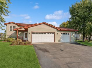 25784 8th St W, Zimmerman, MN 55398