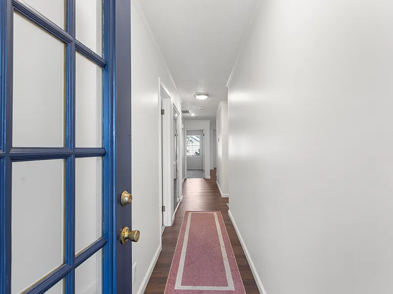2114 Peach St — Photo 2