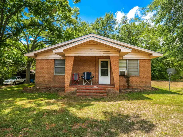 771 W 6th St, Rusk, TX 75785