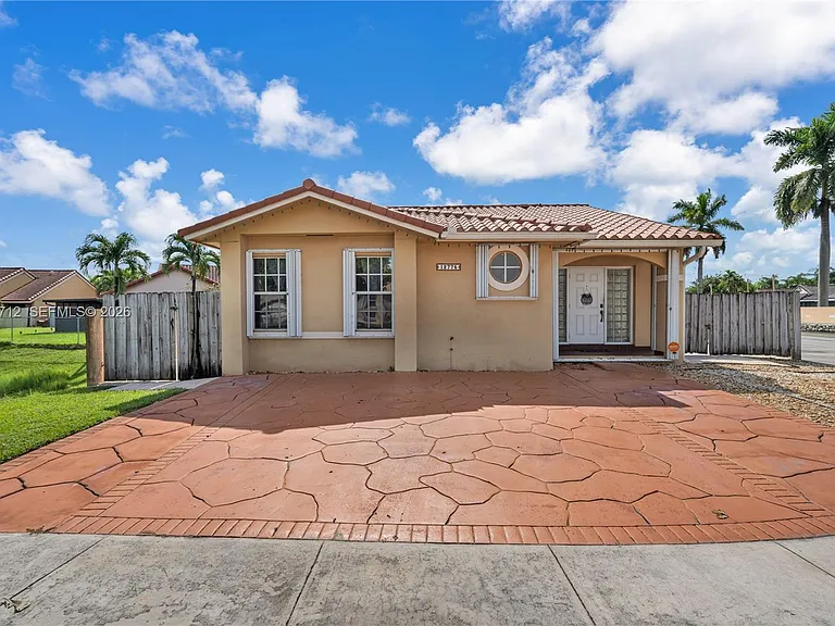 12775 SW 59th St — Photo 1