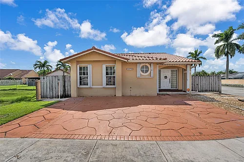 12785 SW 59th St Photo 1