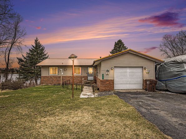 3919 E Shore Dr, Stanton, MI 48888