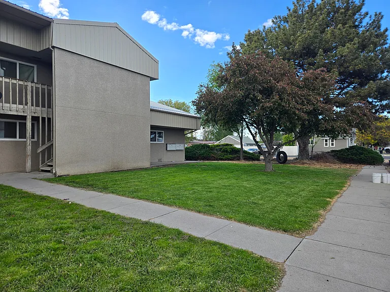 205 N Birch Ave #15 — Photo 2