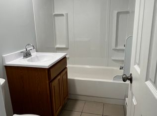 512 Chicopee St APT F, Chicopee, MA 01013