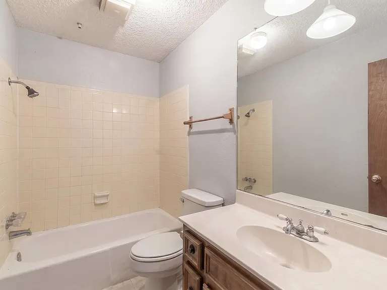 8517 Fathom Cir #B — Photo 9