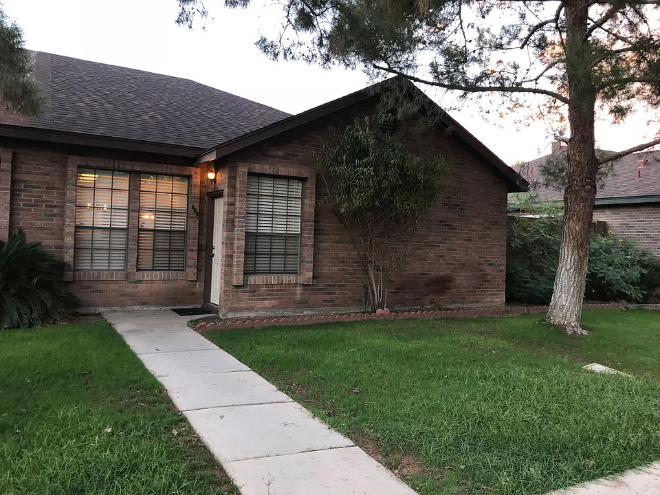 1st image of 930 E Linda Ln