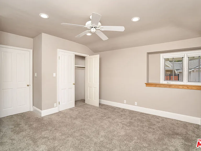5360 Bothwell Rd — Photo 15