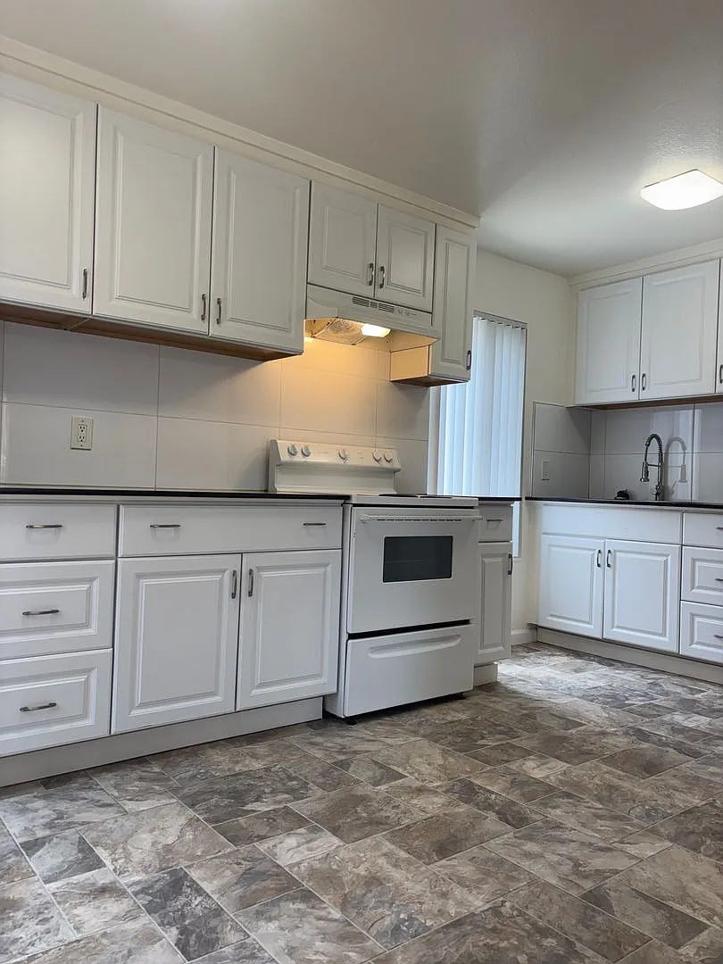8230 Lemon Grove Way — Photo 4