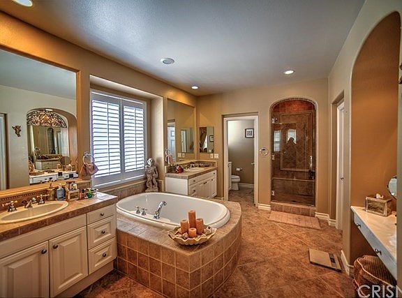 3rd image of 24708 Tiburon St