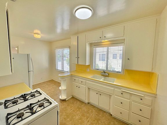 2nd image of 108-110 Redondo Ave #3