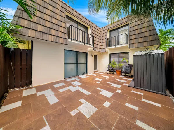 1524 Forest Lakes Circle, West Palm Beach, FL 33406