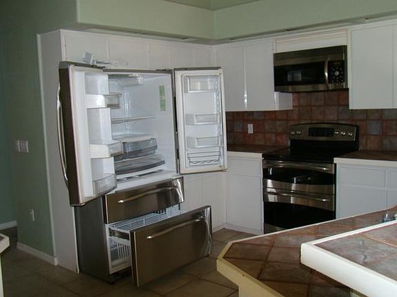3rd image of 8139 NW 121st Ave