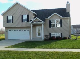 1845 Eagle Dr, Morris, IL 60450