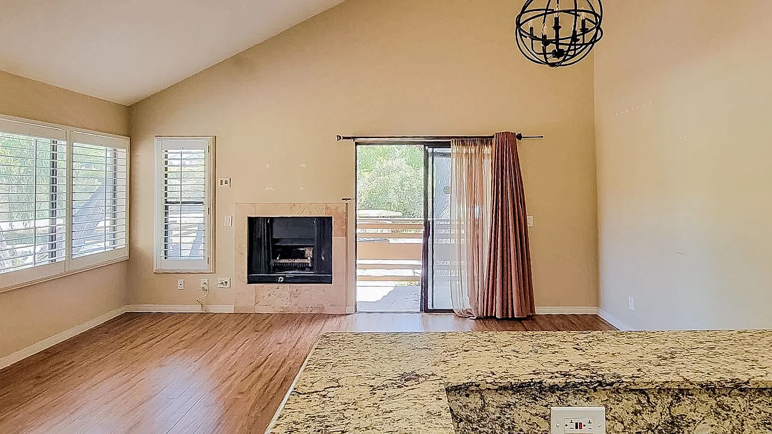 Modern + Upgraded 1 Bed, 1 Bath Upstairs Unit in Scripps Ranch — Photo 3