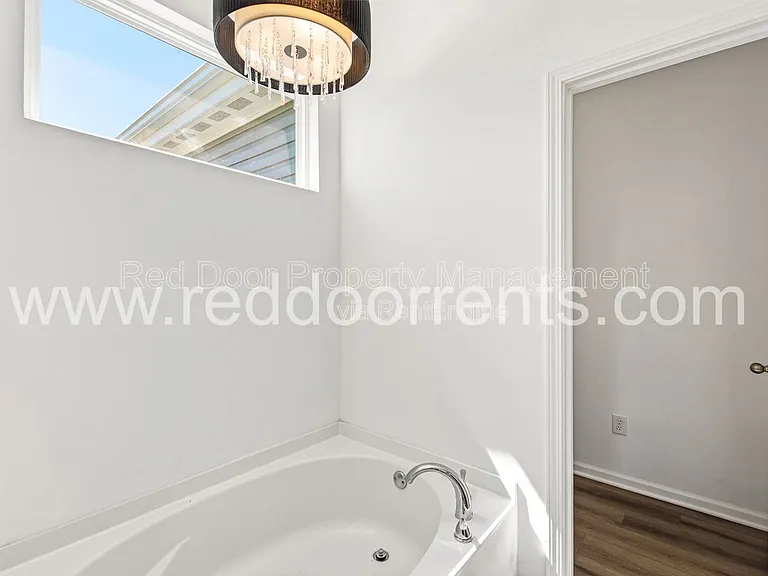 1475 Sabra Way — Photo 22