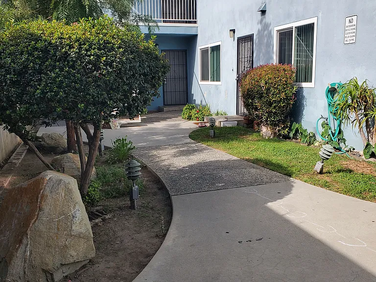 635 Coronado Ave #7 — Photo 15