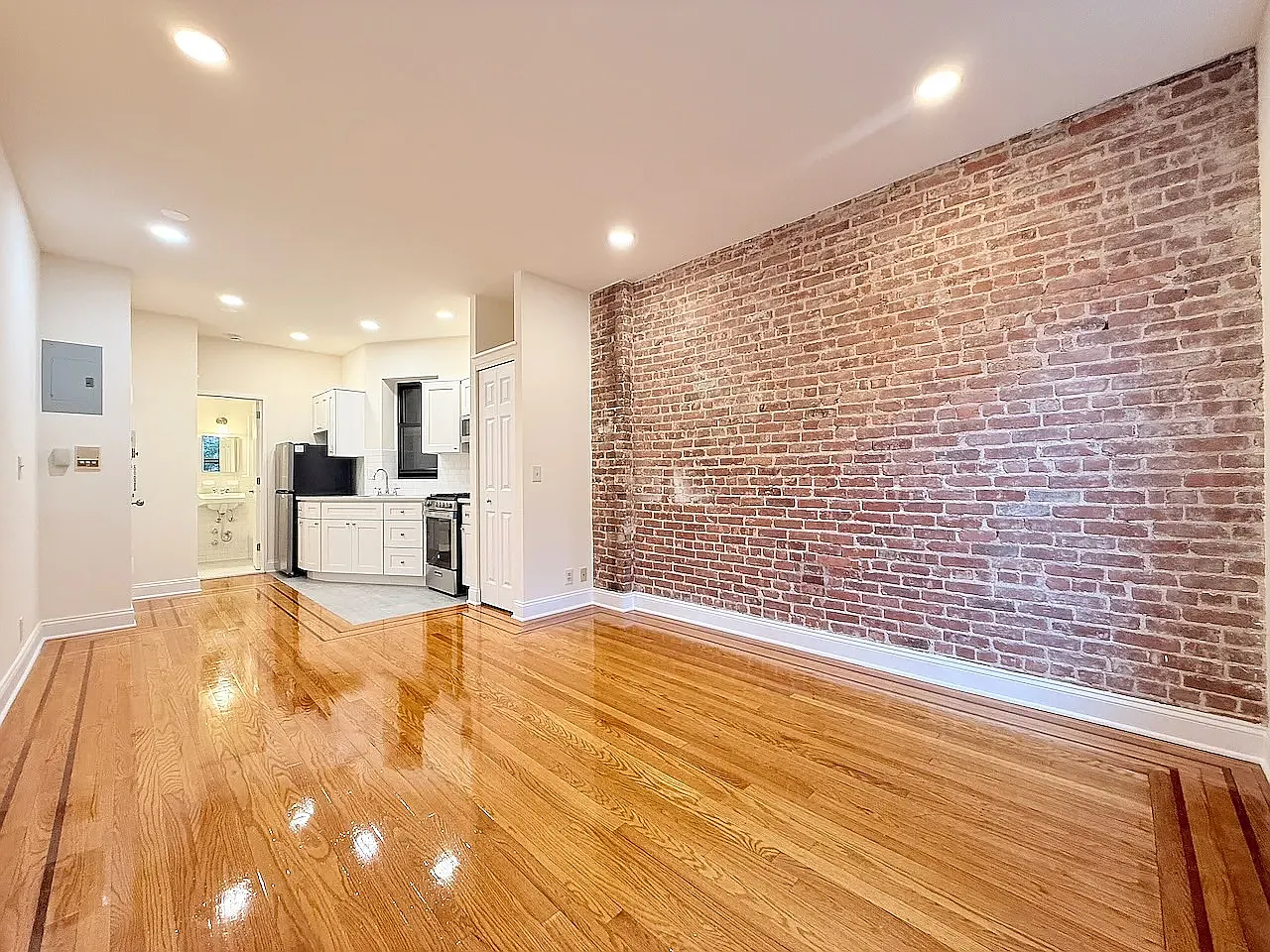 245 East 77th Street — Photo 2