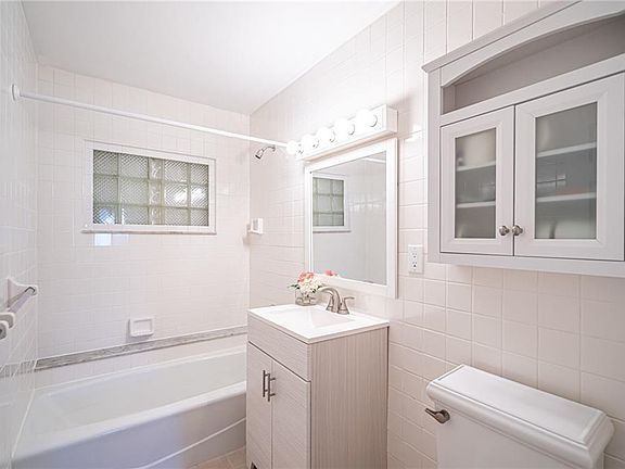 5th image of 5637 NE 5th Ter