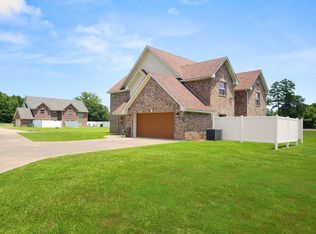 1826 W Hawthorne Rd, Leesville, LA 71446