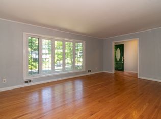 204 Robin Hood Rd, Mountainside, NJ 07092