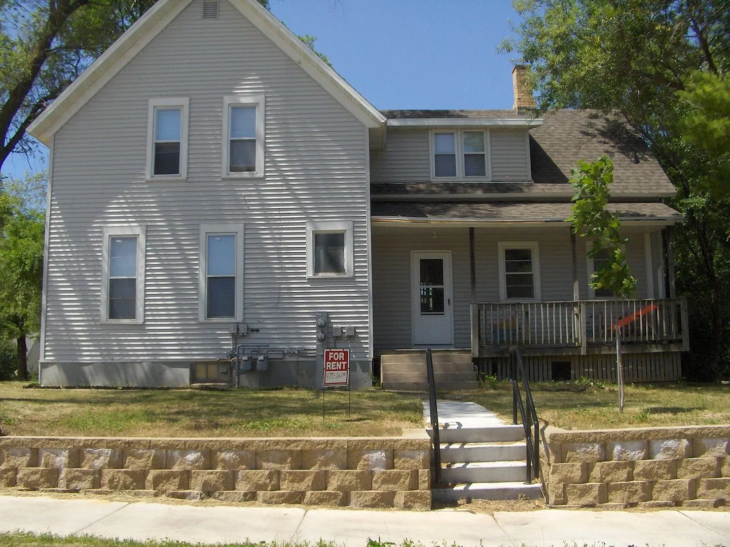 1117 1/2 Crooks Ave — Photo 1