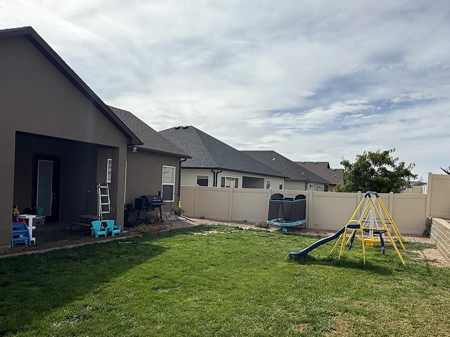 3 bed, 1643 sqft, $2,500 — Photo 2