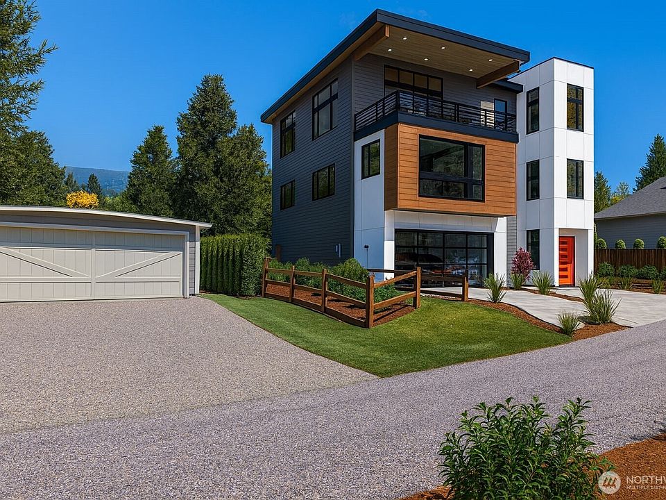 2nd image of 711 Poplar Drive