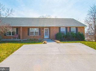 624 Cresthaven Ct, Front Royal, VA 22630