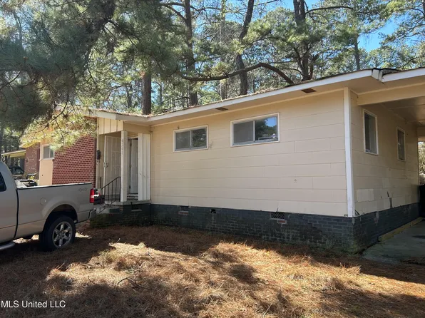 4247 Oakhill Dr, Jackson, MS 39206