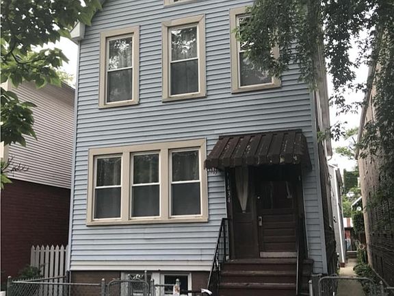 2nd image of 1434 W Superior St #F