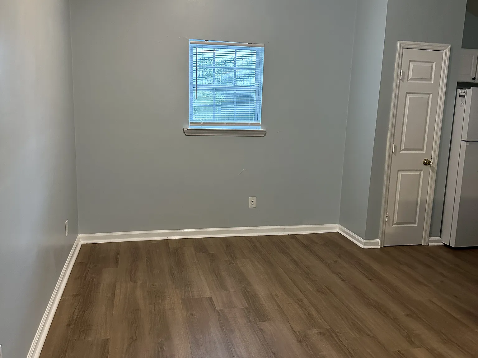 3 bed 2 bath Fully Renovated home for rent — Photo 4