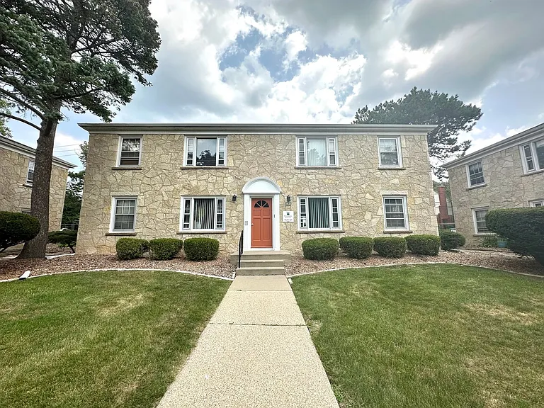 4286 N Wilson Dr — Photo 1